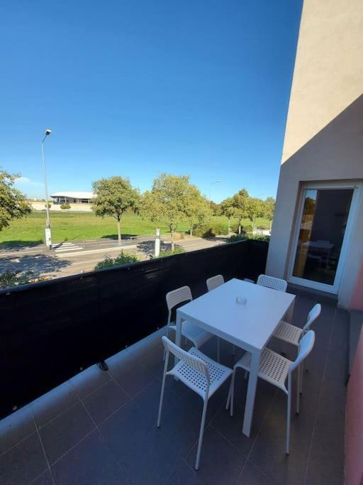 T4 Terrasse Et Box - Groupama Stadium-Eurexpo-Lyon 梅济约 外观 照片